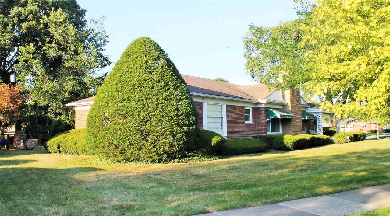 954 South Renaud Road Grosse Pointe Woods, MI 48236 - Photo 3 of 46