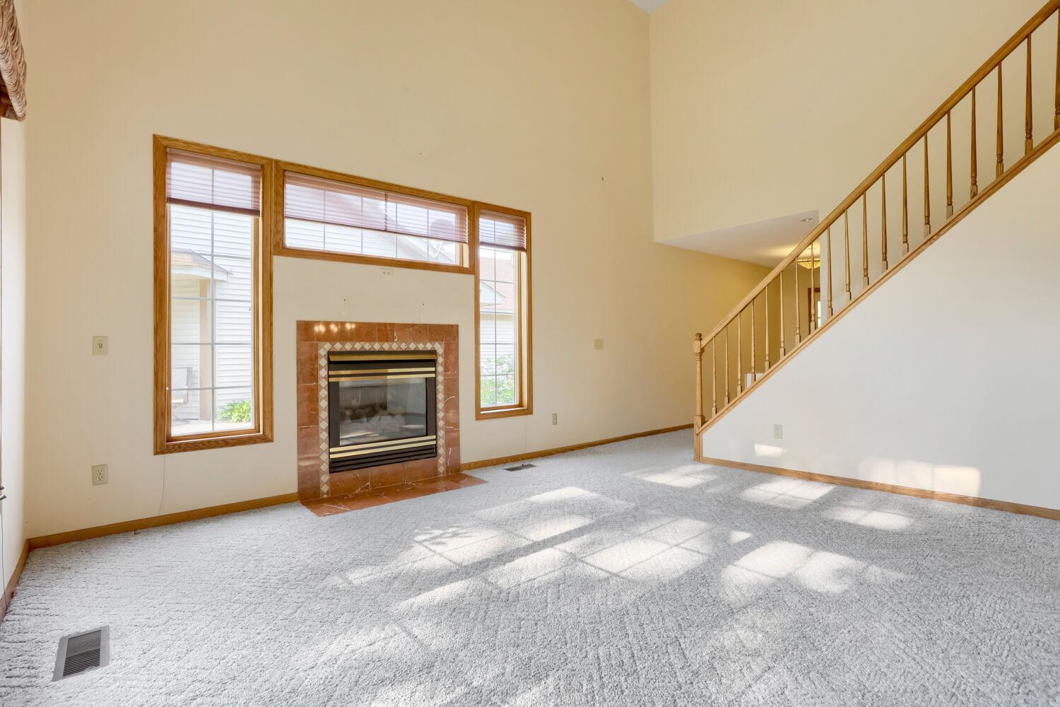 1896 Beebe Road Maplewood, MN 55109 - Photo 2 of 23 Gallery Image 2