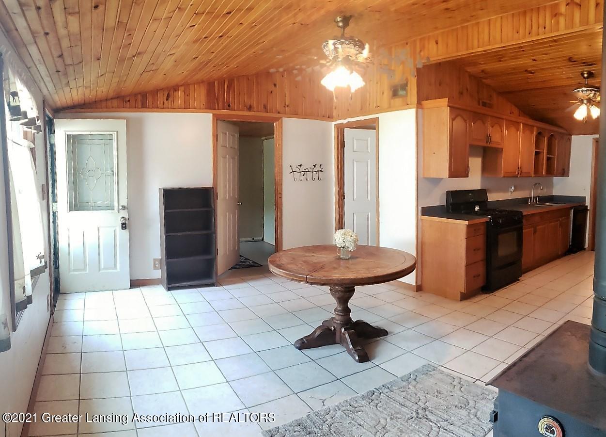 34 South Aurelius Road Mason, MI 48854 - Photo 4 of 34 04
