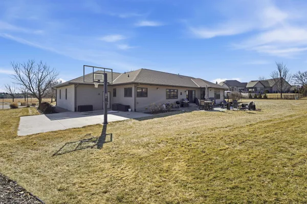$667,900 | 3400 West Warner Estates Drive, Appleton, WI 54913