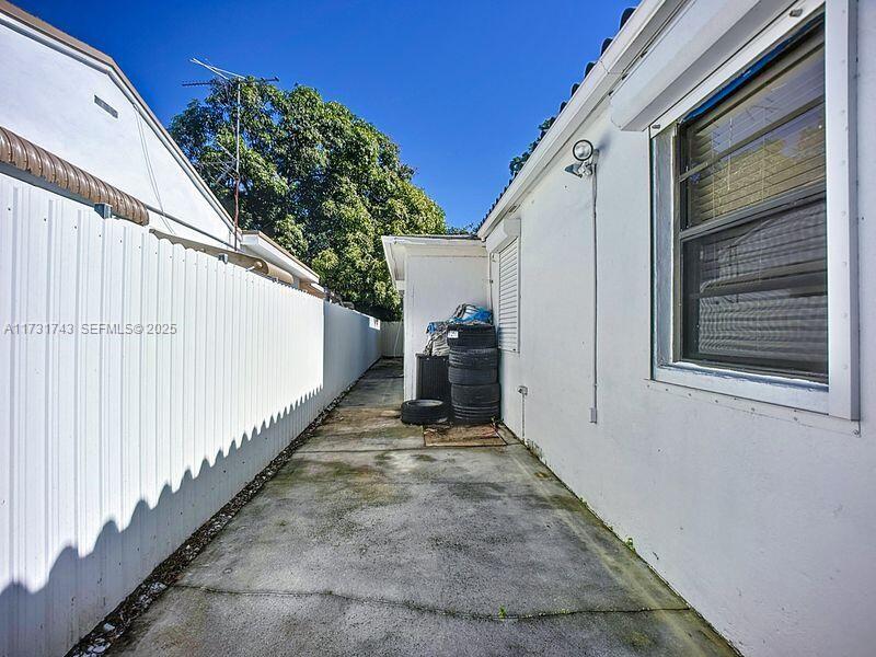35 Southwest 63rd Court Miami, FL 33144 - Photo 32 of 42 a view of a garage