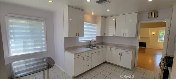 $3,850 | 567 South Street, Glendale, CA 91202