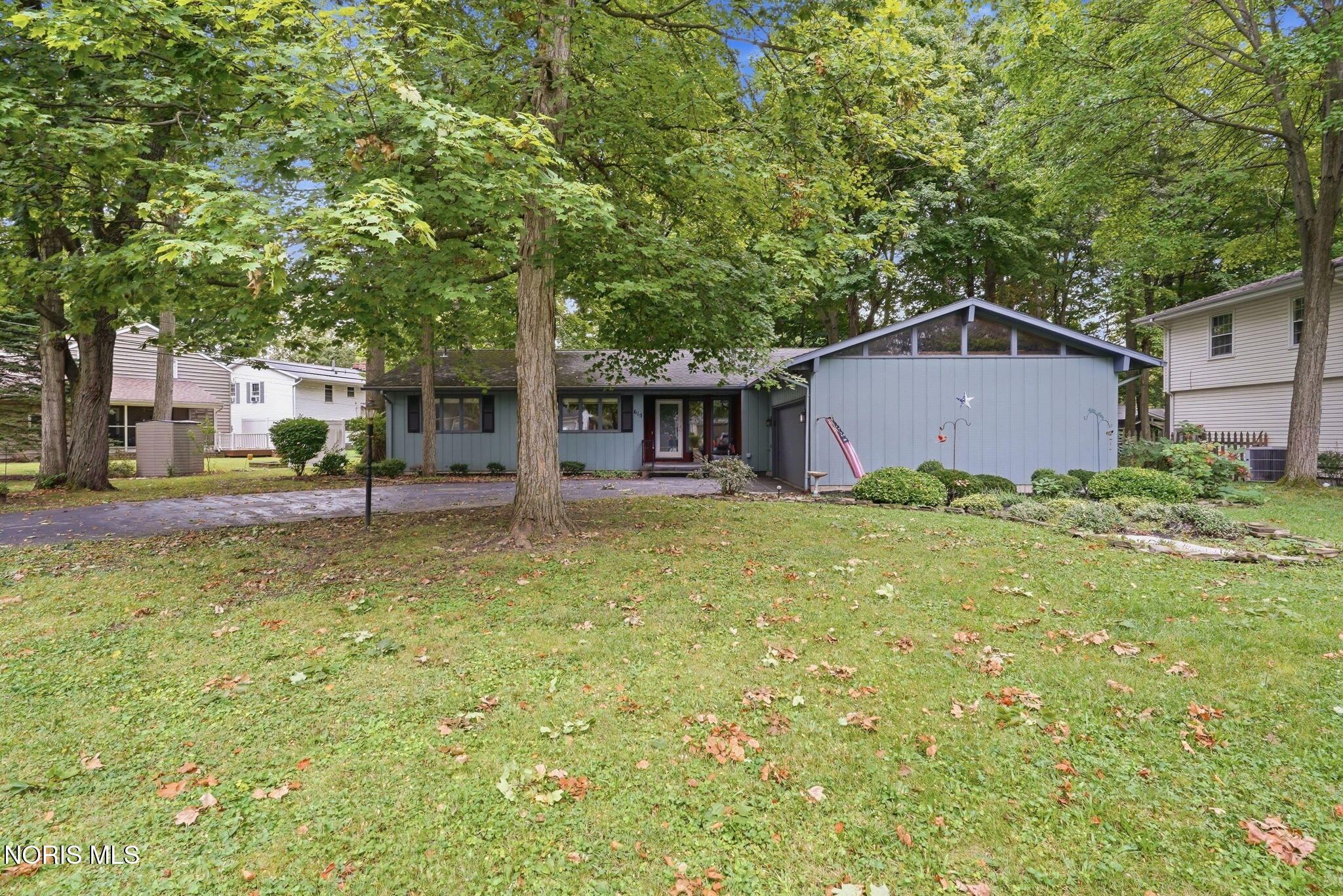 615 Sutton Place Findlay, OH 45840 - Photo 4 of 39 Gallery Image 4