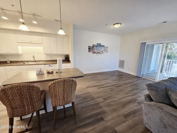 $271,900 | 100 Lighthouse Lane, Unit D3, Cedar Point, NC 28584