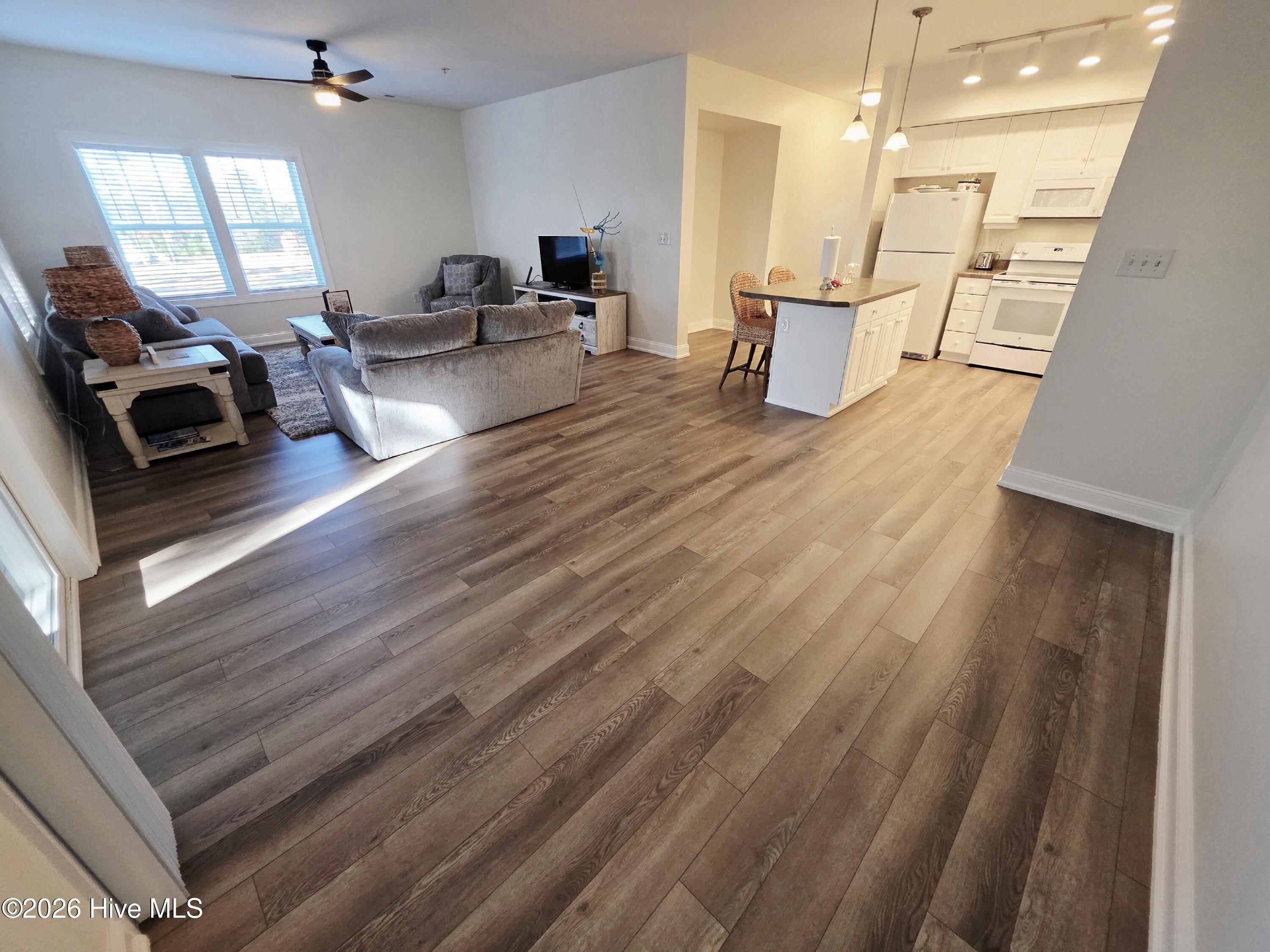 100 Lighthouse Lane, Unit D3 Cedar Point, NC 28584 - Photo 9 of 27 LR 5