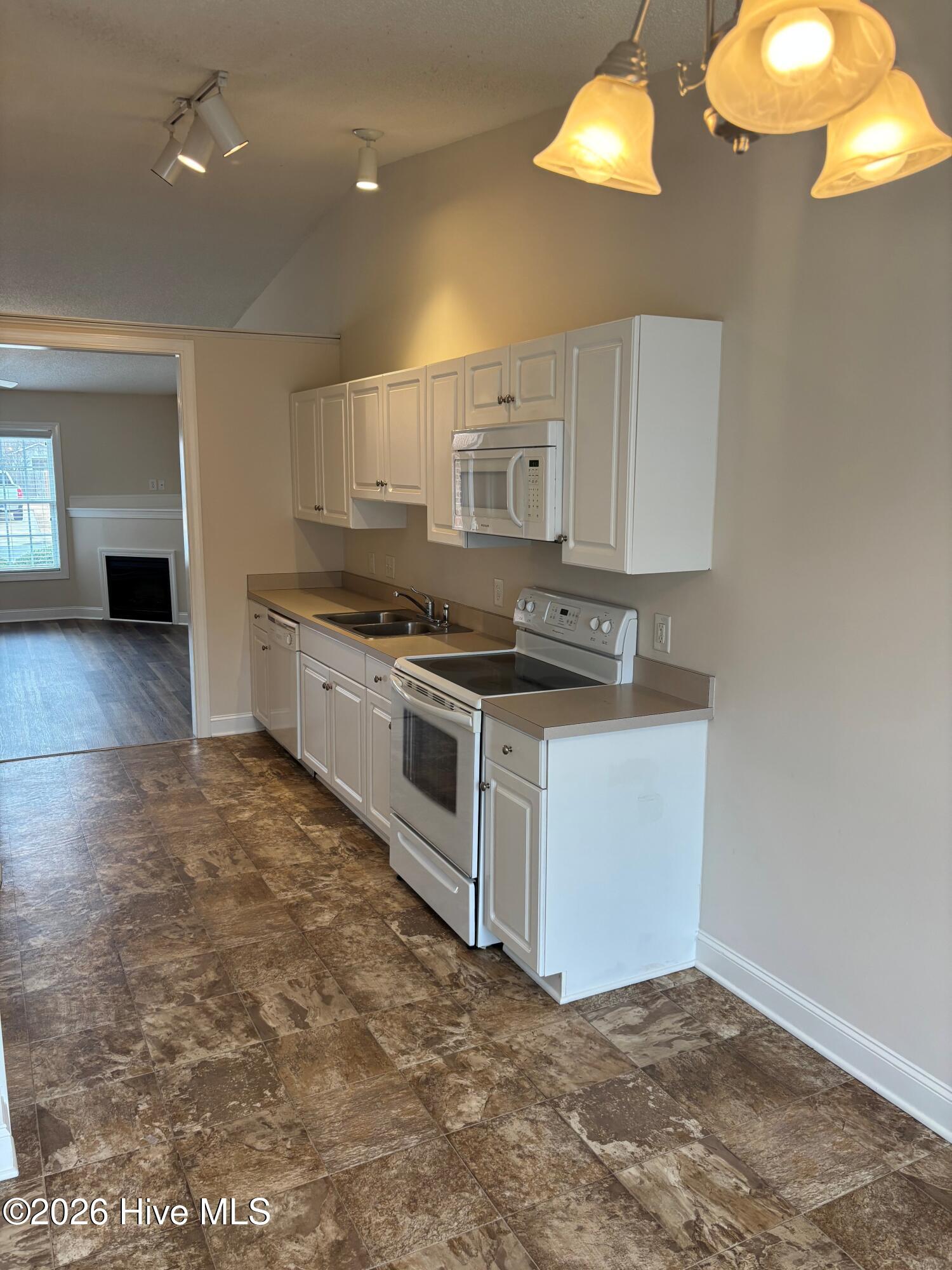 2998 Kinsey Loop, Unit B Winterville, NC 28590 - Photo 8 of 17 2998h