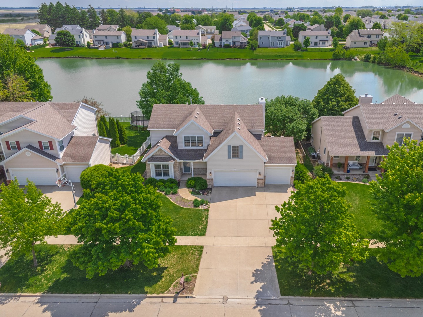 1230 North Pointe Drive Normal, IL 61761 - Photo 3 of 44