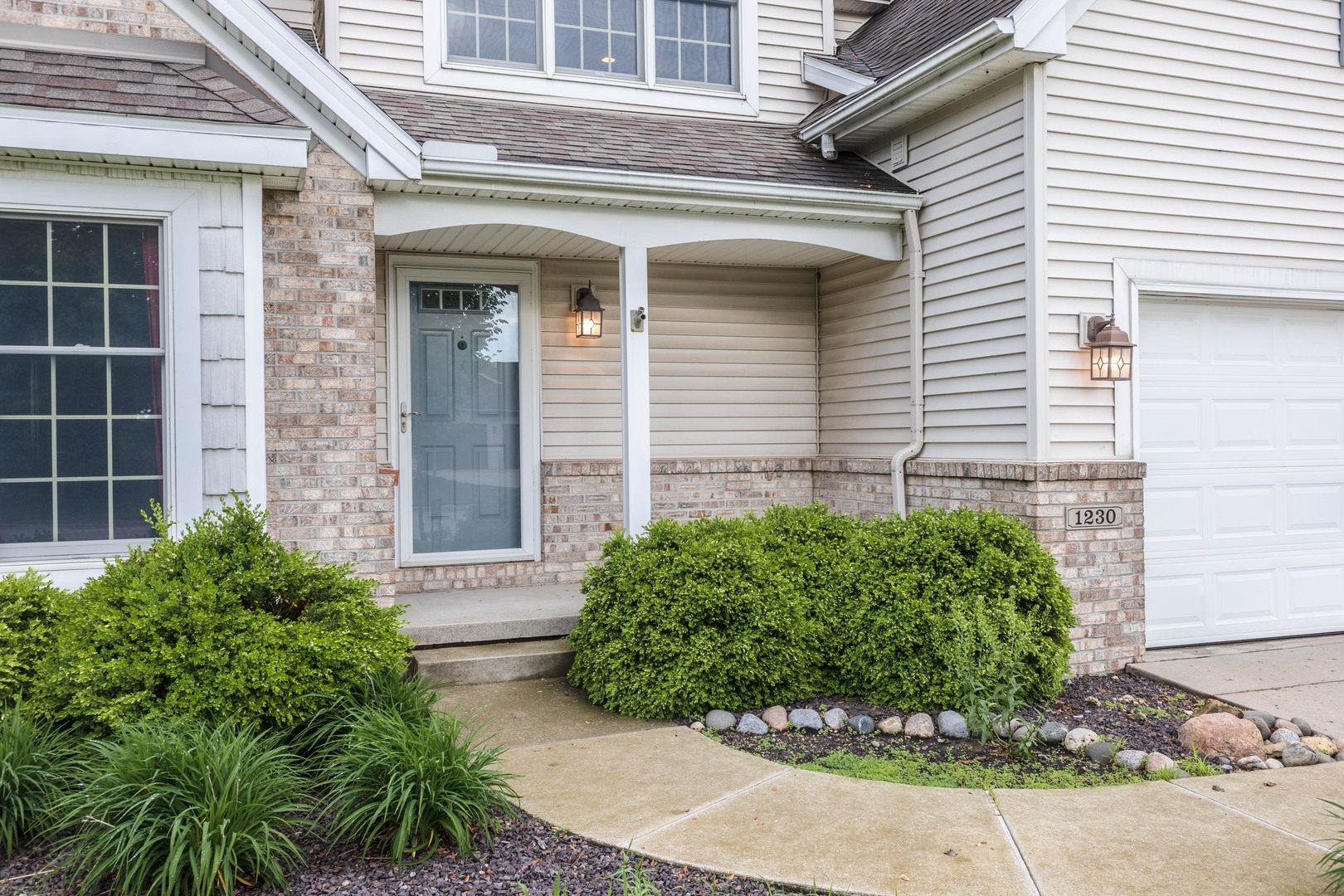 1230 North Pointe Drive Normal, IL 61761 - Photo 4 of 44