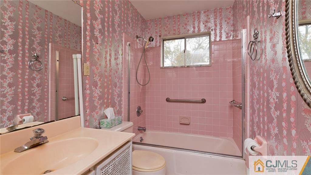 17 Winthrop Road Somerset, NJ 08873 - Photo 14 of 25 Gallery Image 14