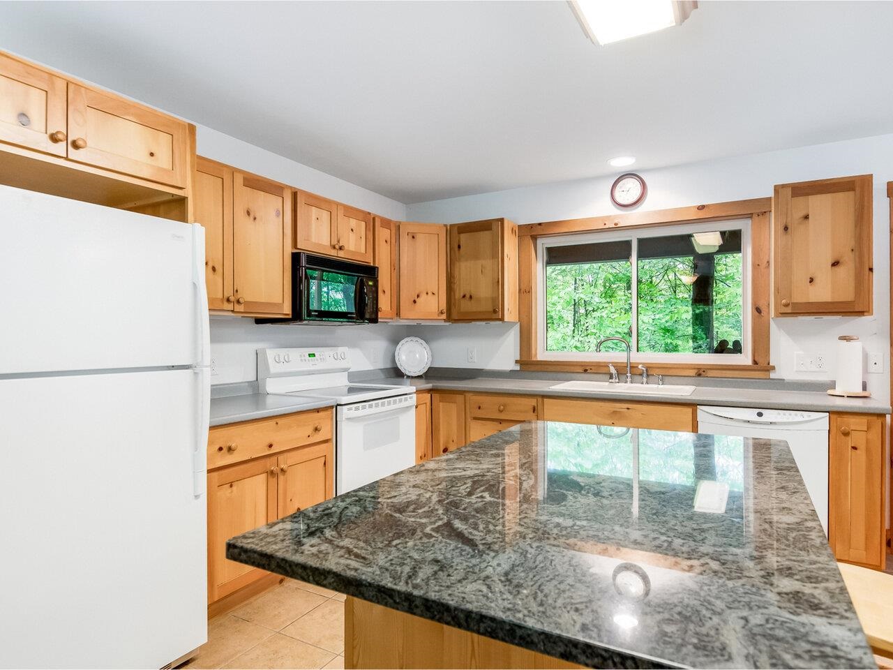 657 Charlotte Road Hinesburg, VT 05461 - Photo 11 of 29 Gallery Image 11
