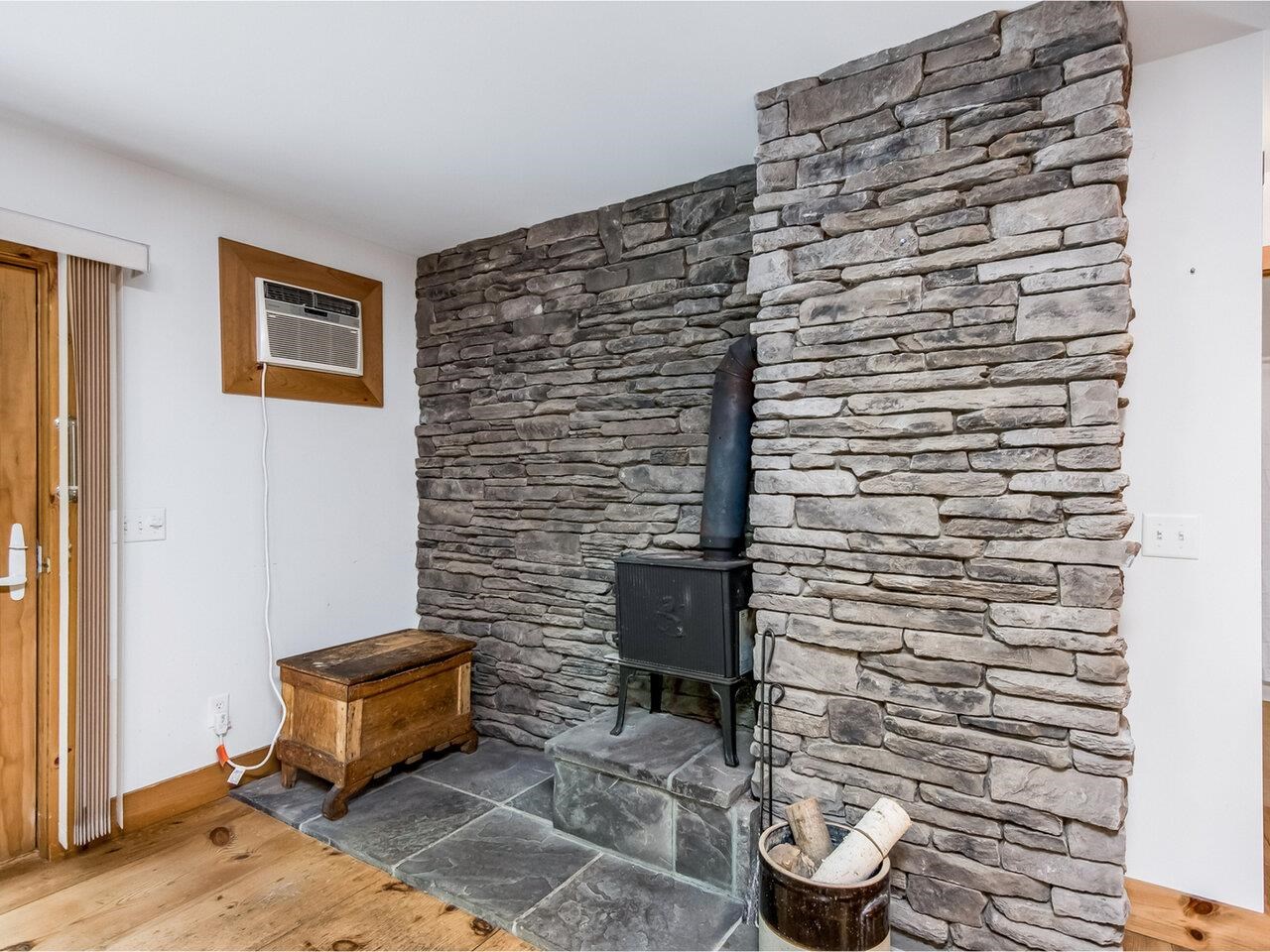 657 Charlotte Road Hinesburg, VT 05461 - Photo 6 of 29 Gallery Image 6