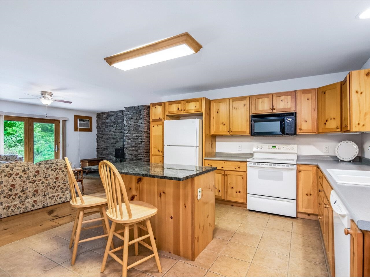657 Charlotte Road Hinesburg, VT 05461 - Photo 8 of 29 Gallery Image 8
