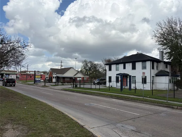 $529,000 | 5902 Irvington Boulevard, Houston, TX 77009