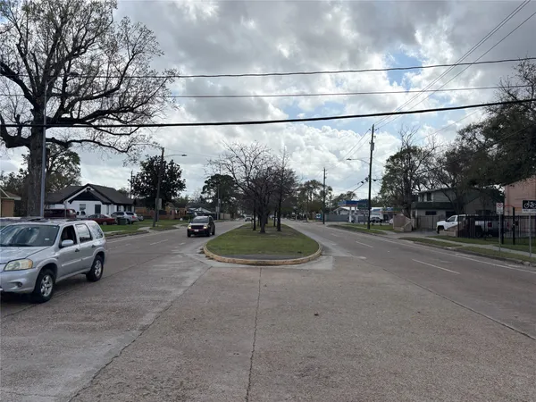 $529,000 | 5902 Irvington Boulevard, Houston, TX 77009