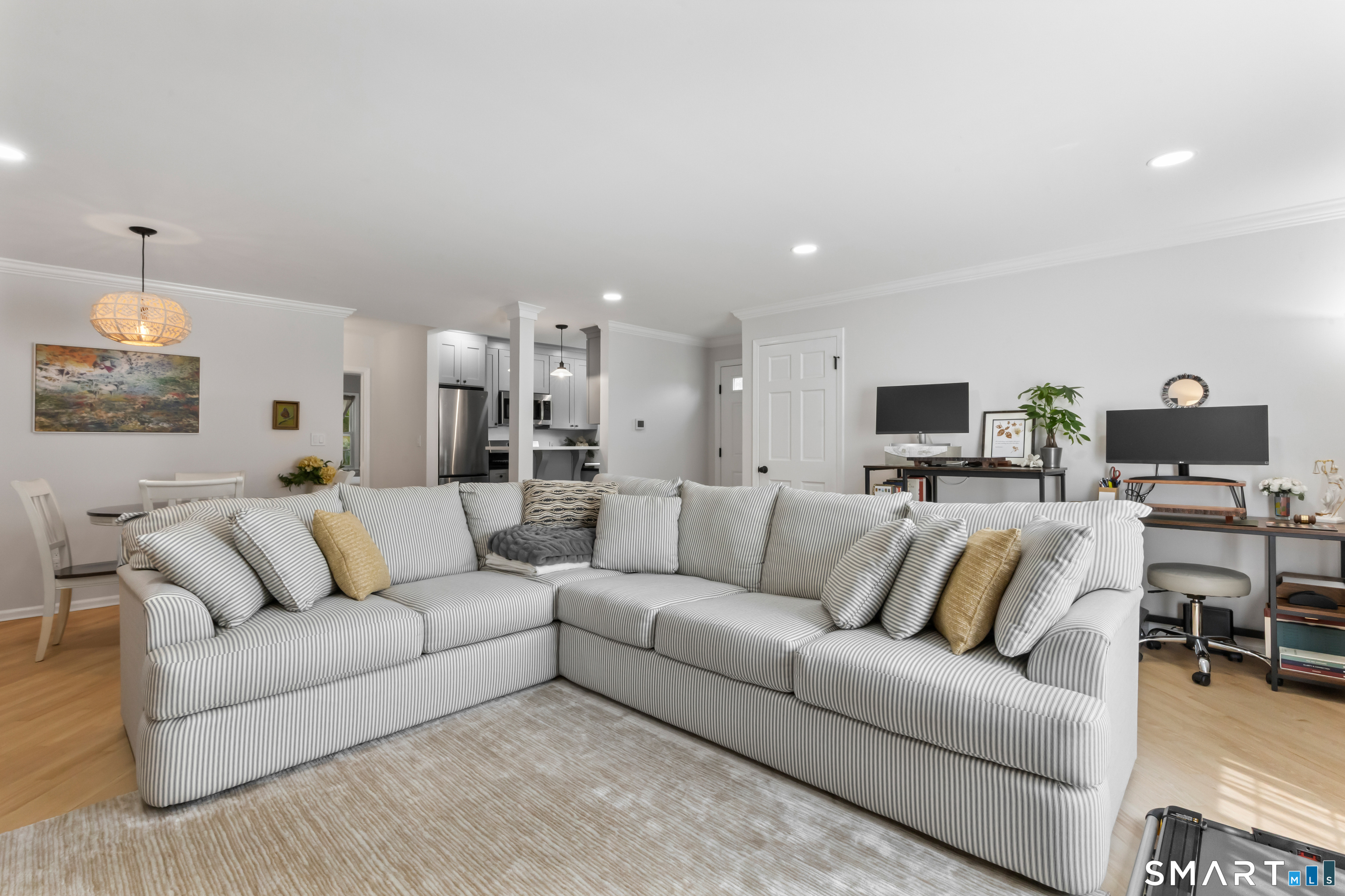 98 Valley Road, Unit 15 Greenwich, CT 06807 - Photo 4 of 23 Gallery Image 4
