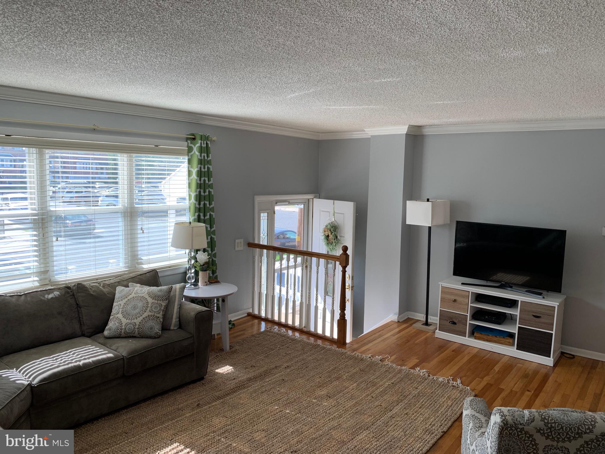 12431 Sweet Briar Road Philadelphia, PA 19154 - Photo 4 of 37