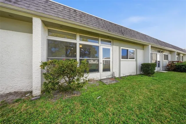 $2,400 | 4651 Lake Villa Drive, Clearwater, FL 33762