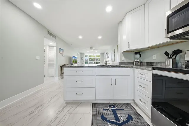 $2,400 | 4651 Lake Villa Drive, Clearwater, FL 33762