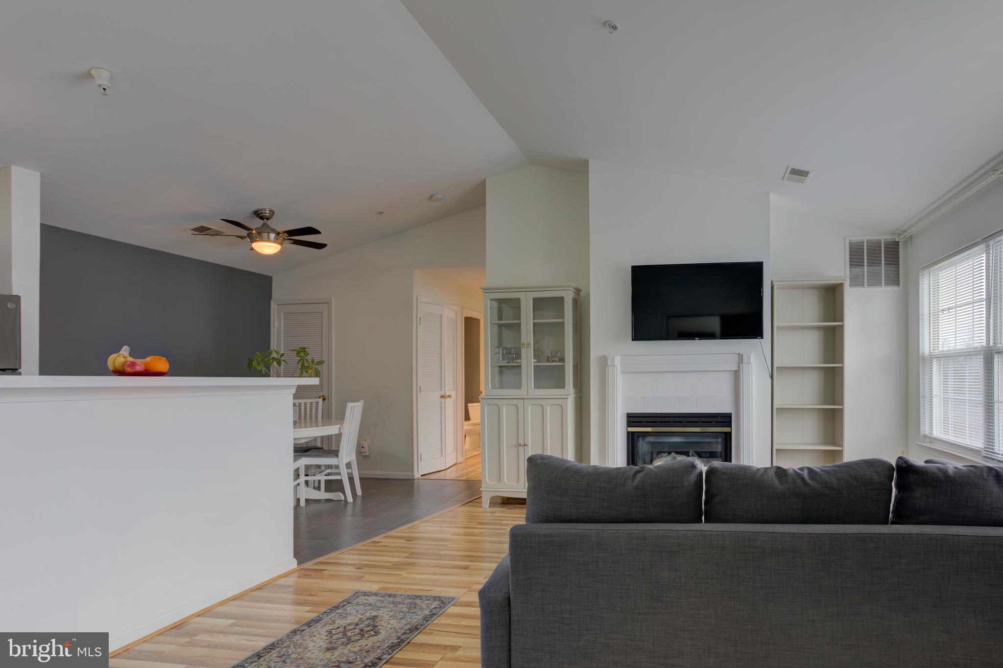 645 Constellation Square Southeast, Unit J Leesburg, VA 20175 - Photo 4 of 33