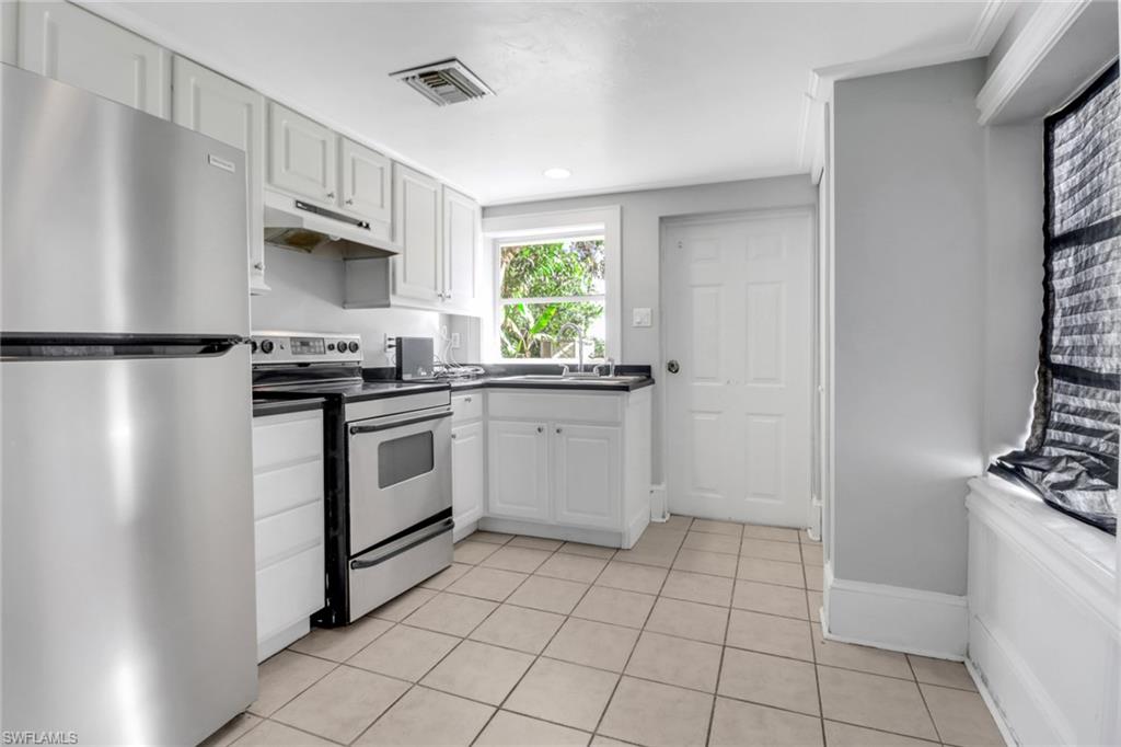 156 4th Street Naples, FL 34113 - Photo 7 of 23