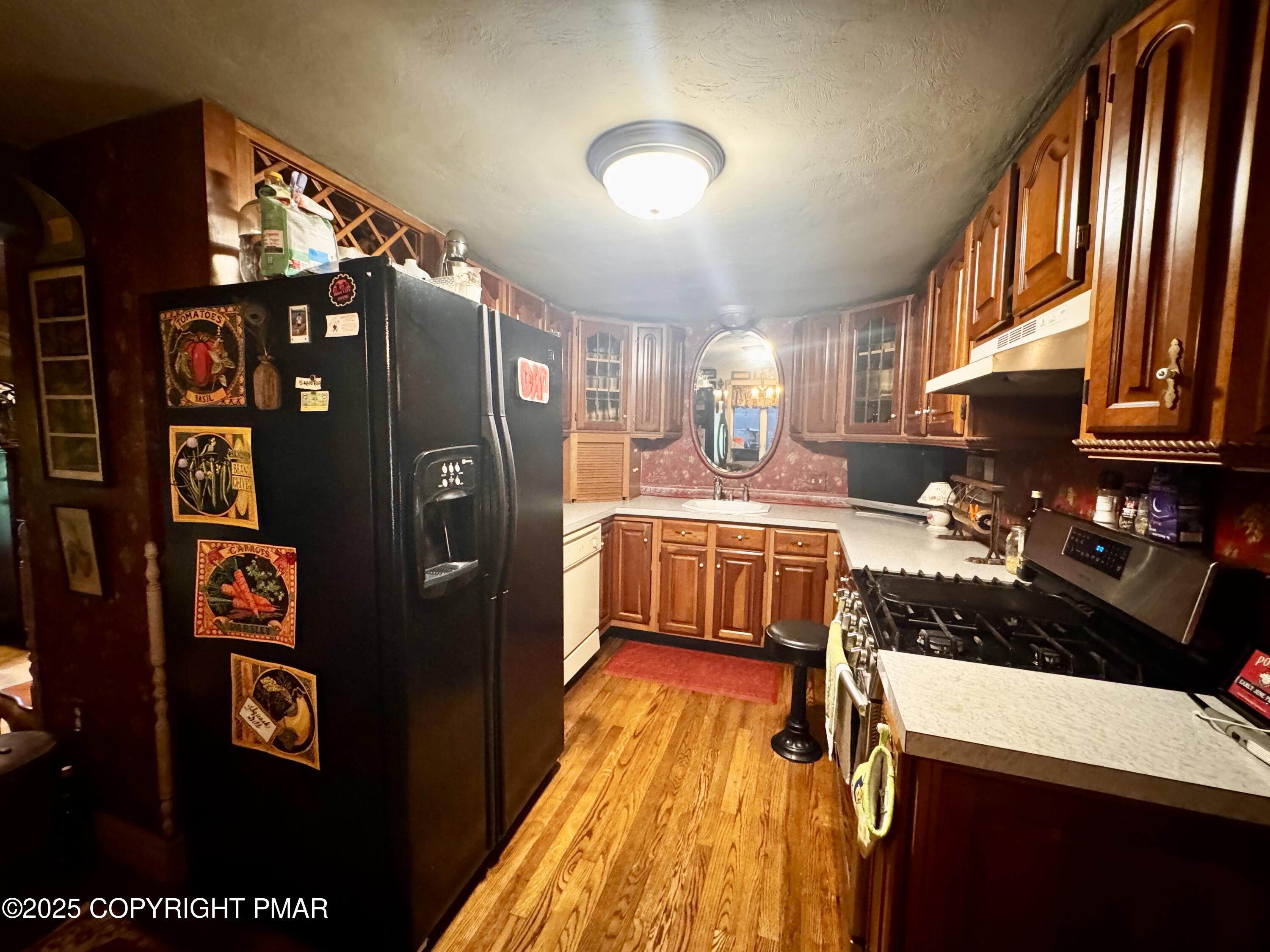 221 Pocono Road Pocono Summit, PA 18346 - Photo 11 of 28 kitchen