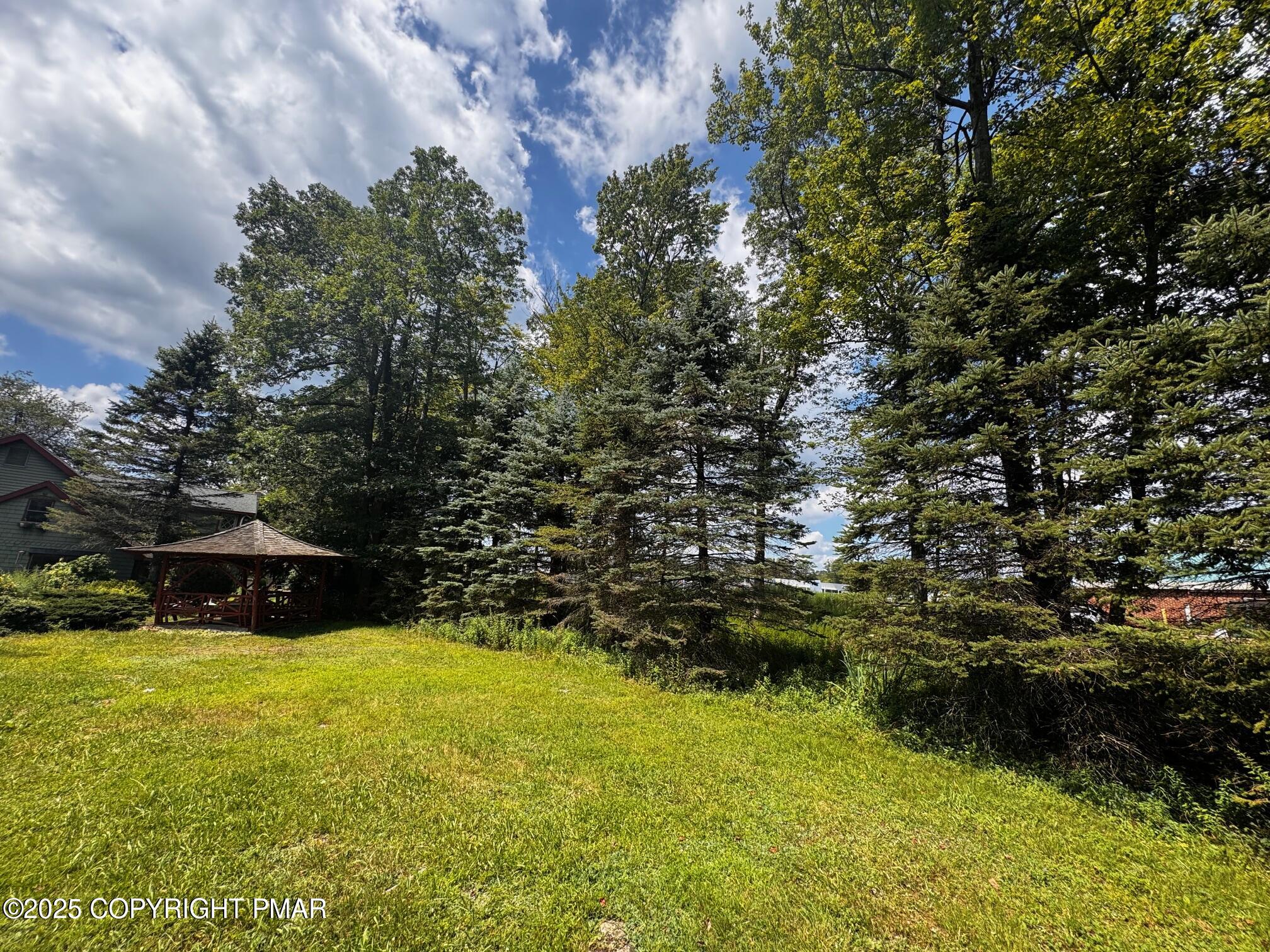 221 Pocono Road Pocono Summit, PA 18346 - Photo 24 of 28 IMG_0924