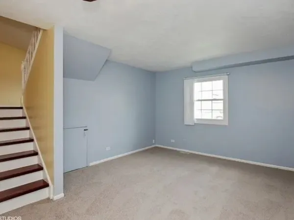 $3,000 | 4411 Bayside Circle, Hoffman Estates, IL 60192