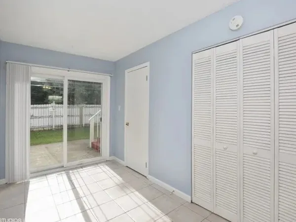 $3,000 | 4411 Bayside Circle, Hoffman Estates, IL 60192