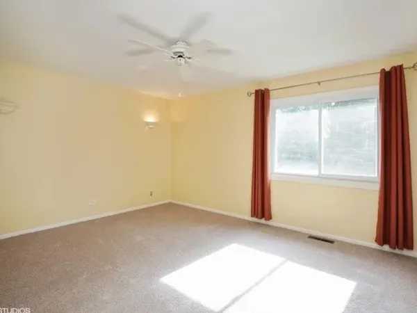 $3,000 | 4411 Bayside Circle, Hoffman Estates, IL 60192