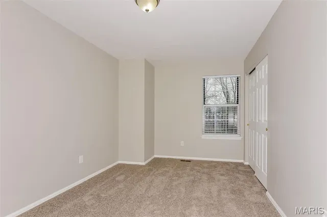 $2,770 | 4158 Fox Crossing Drive, Florissant, MO 63034