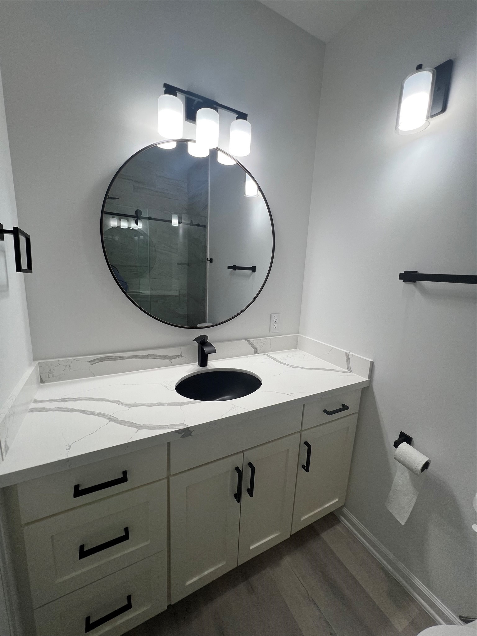 226 South Y La Porte, TX 77571 - Photo 15 of 21 a bathroom with a sink and mirror