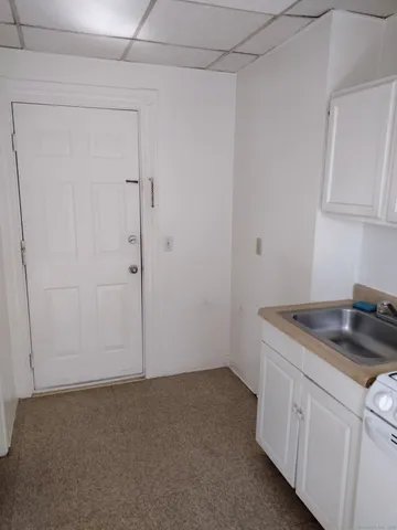 $995 | 807 East Main Street, Unit 6, Waterbury, CT 06705