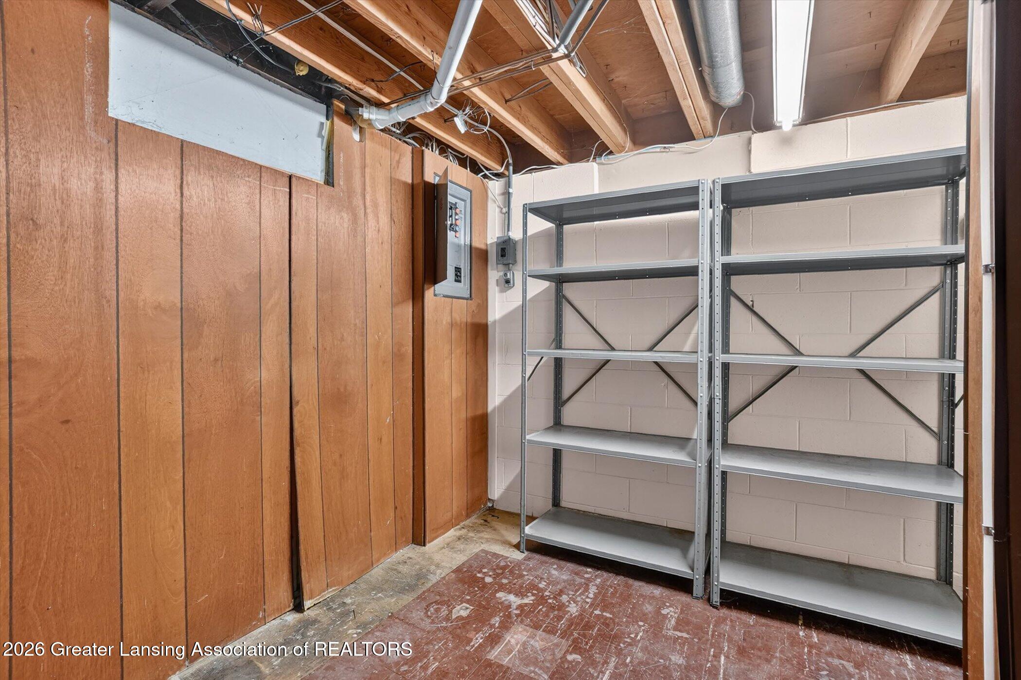 2106 Byrnes Road Lansing, MI 48906 - Photo 35 of 51 37-2106-Byrnes-Rd-WindowStill-Photograph