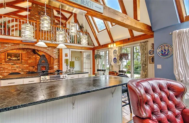 $2,995,000 | 75 Macomber Lane, Portsmouth, RI 02871