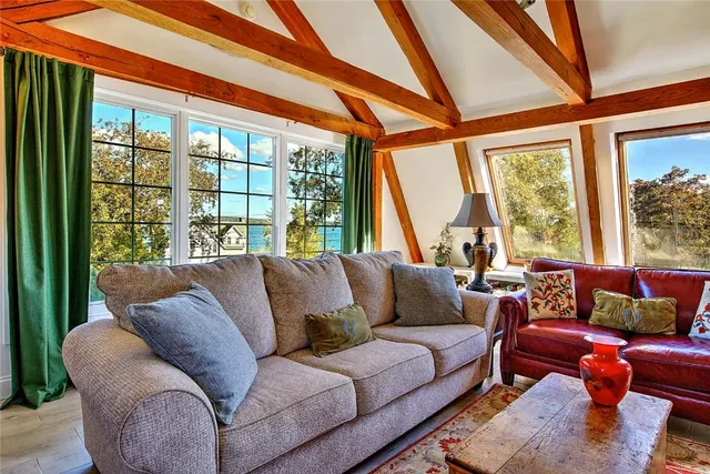 $2,995,000 | 75 Macomber Lane, Portsmouth, RI 02871