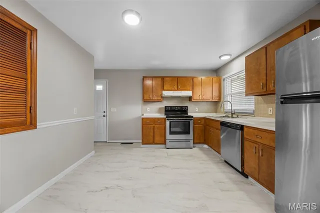 $229,900 | 11636 Macrinus Drive, Florissant, MO 63033