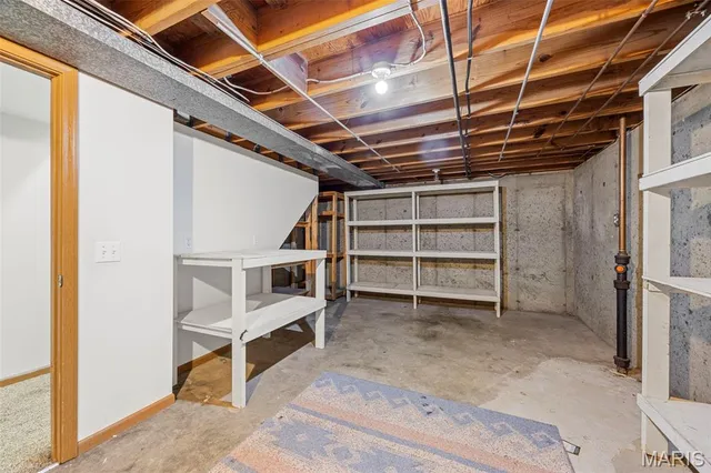 $229,900 | 11636 Macrinus Drive, Florissant, MO 63033