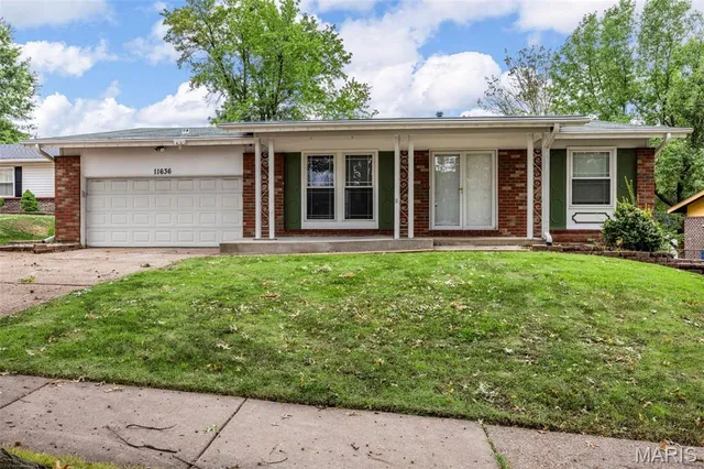 $229,900 | 11636 Macrinus Drive, Florissant, MO 63033
