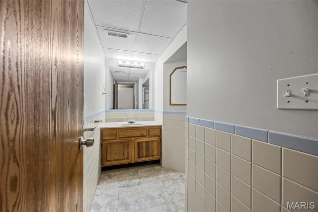 $229,900 | 11636 Macrinus Drive, Florissant, MO 63033