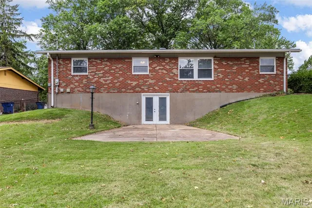 $229,900 | 11636 Macrinus Drive, Florissant, MO 63033