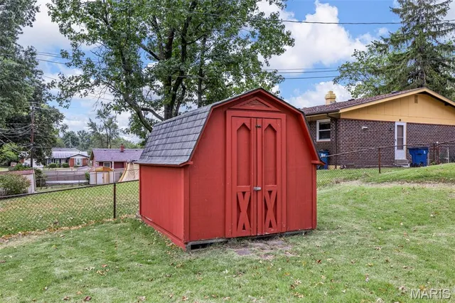 $229,900 | 11636 Macrinus Drive, Florissant, MO 63033