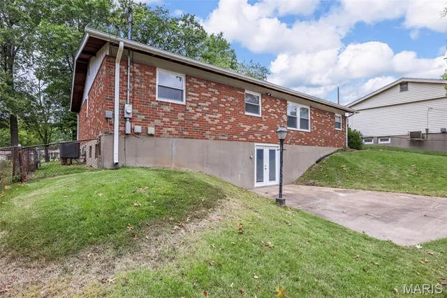 $229,900 | 11636 Macrinus Drive, Florissant, MO 63033