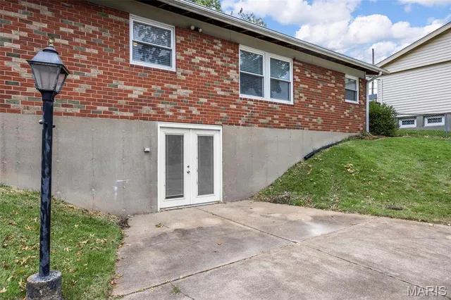 $229,900 | 11636 Macrinus Drive, Florissant, MO 63033