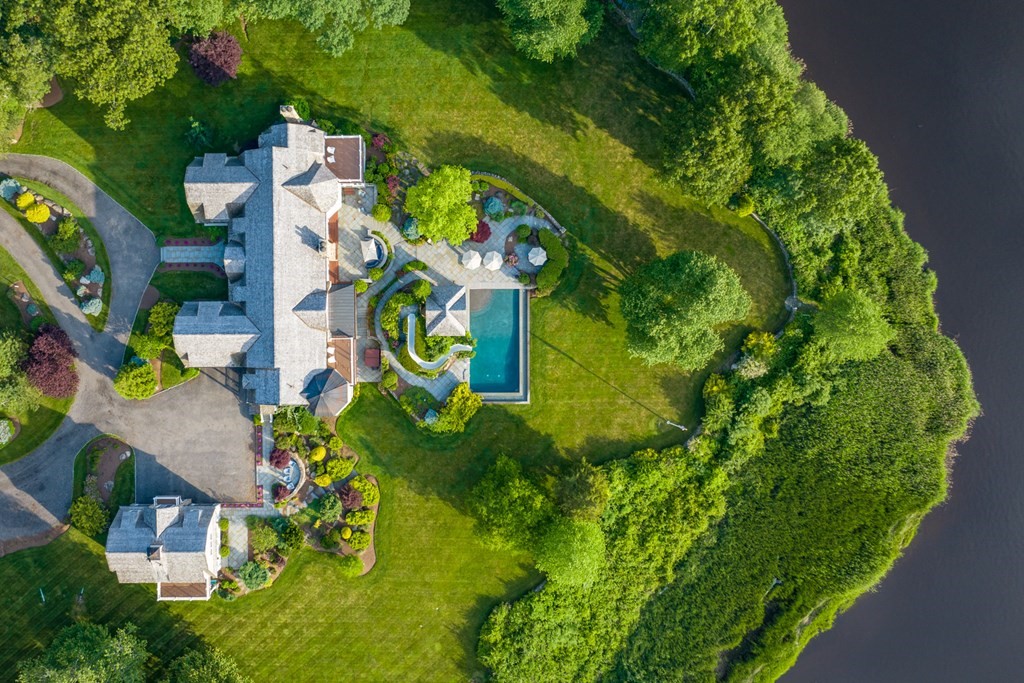 1 Old Farm Road Berkley, MA 02779 - Photo 2 of 42