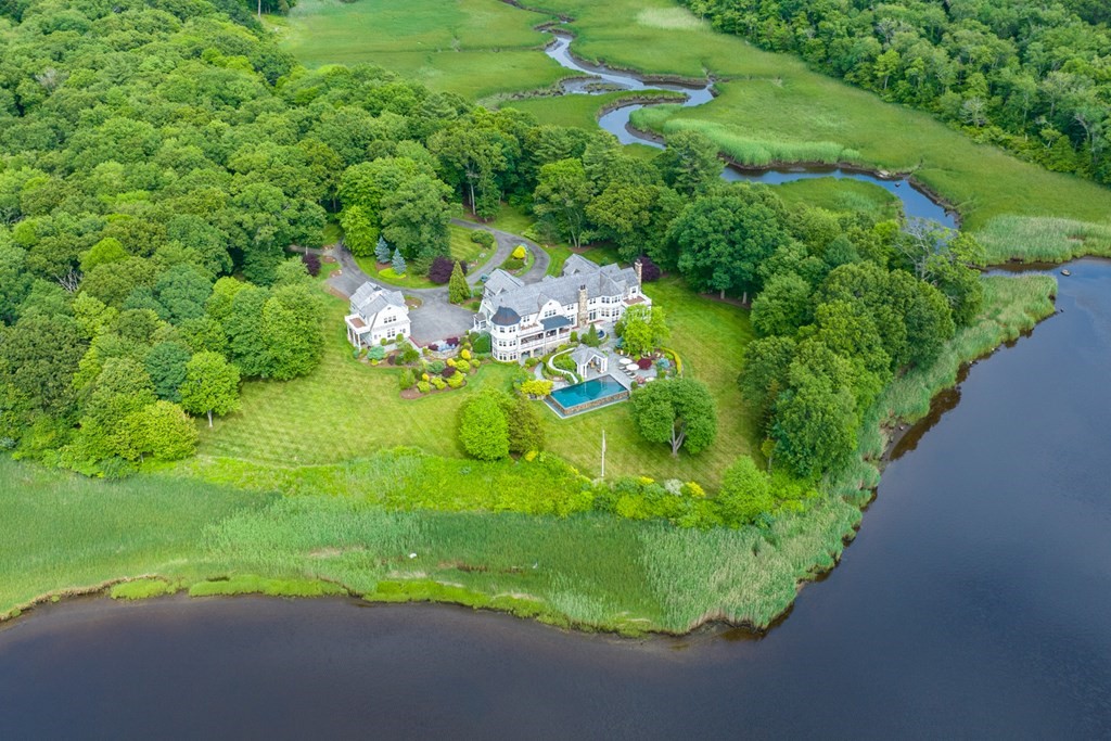 1 Old Farm Road Berkley, MA 02779 - Photo 3 of 42