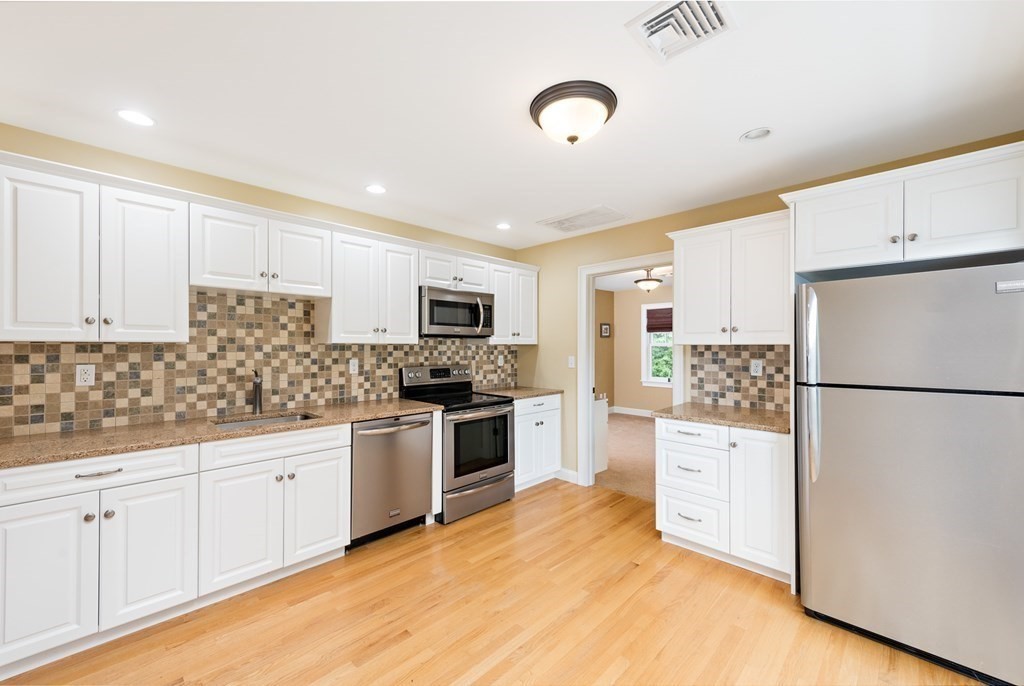 1 Old Farm Road Berkley, MA 02779 - Photo 38 of 42