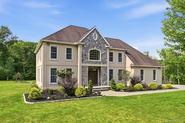$1,395,000 | 17 Meadow Crest Drive, Mahopac, NY 10541