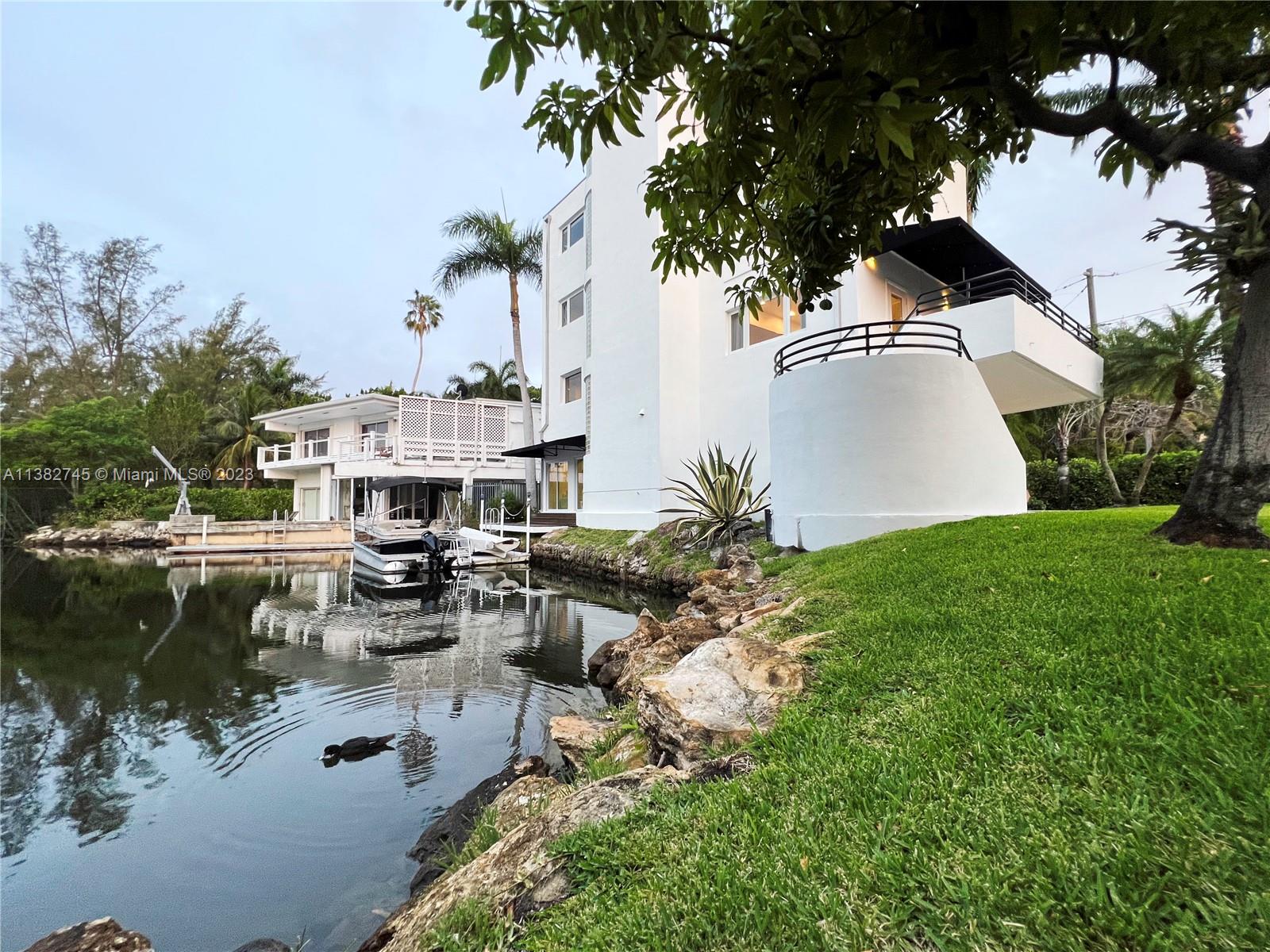 3510 Rockerman Road Miami, FL 33133 - Photo 3 of 43