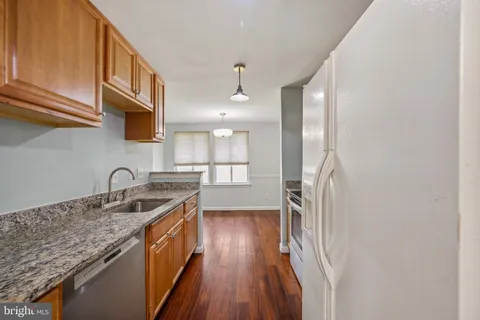 $320,000 | 11709 Ashworth Court, Germantown, MD 20876