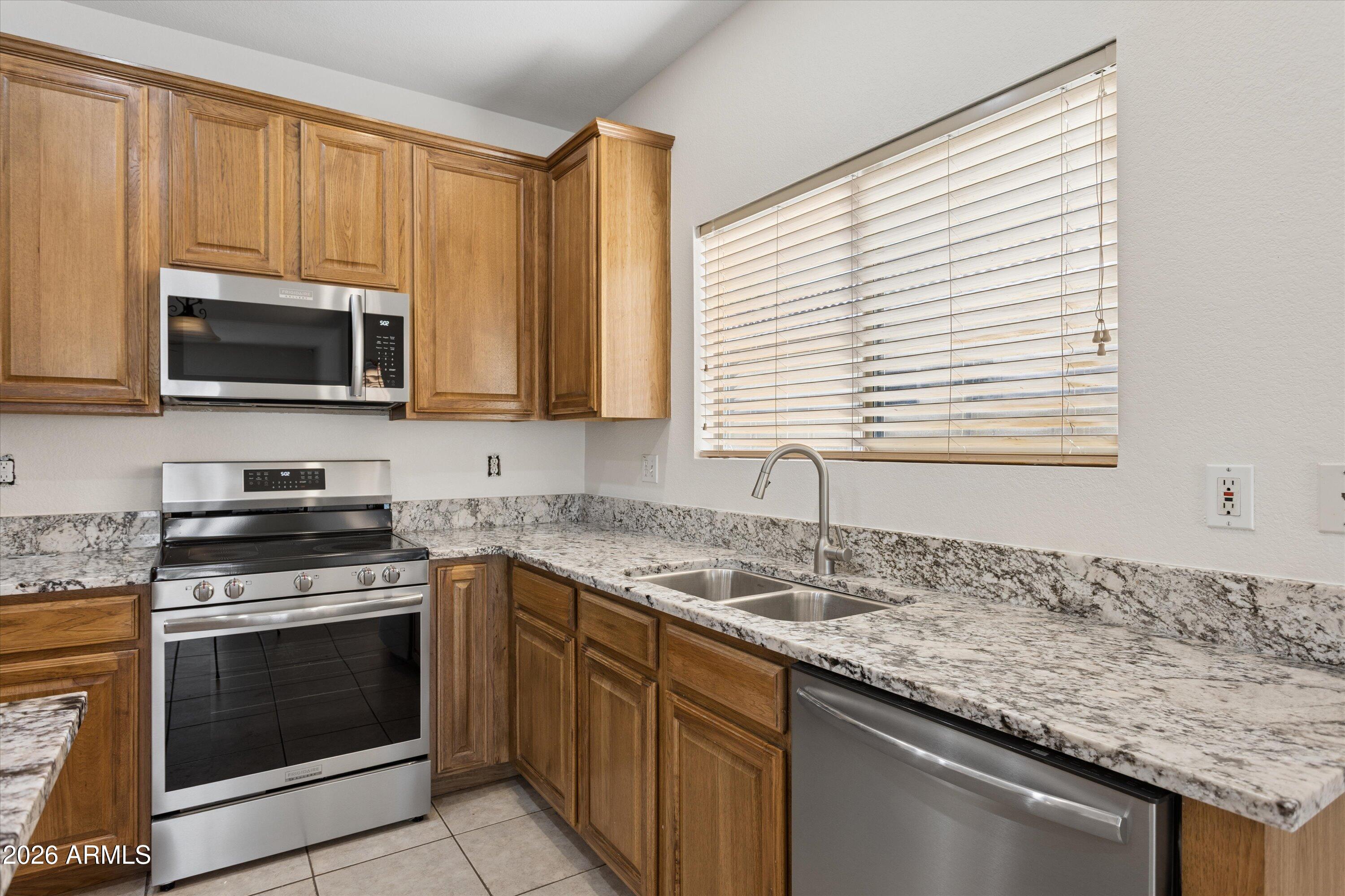1114 East Pedro Road Phoenix, AZ 85042 - Photo 14 of 33